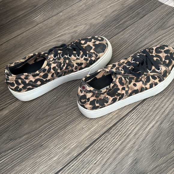 Steve Madden Emmi Women's Leopard Print Platform Sneakers - Picture 4 of 7